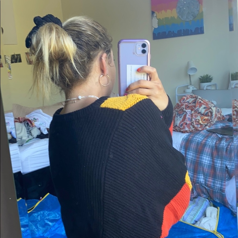 Color block sweater 😋🧡🧡 - Picture 2 of 2